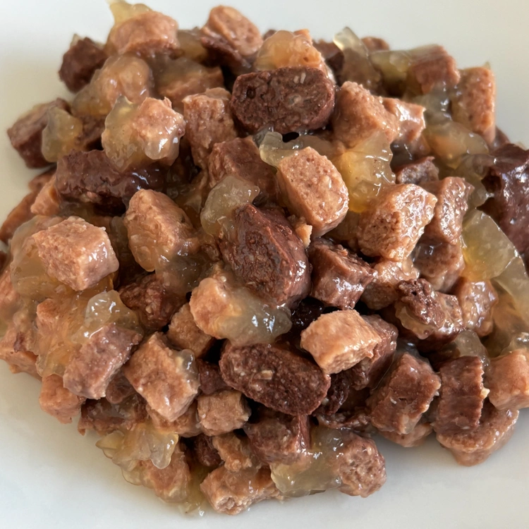 PetRepublic pełnoporcjowa karma mokra dla kota z kurczakiem i dorszem czarnym w galaretce 400g